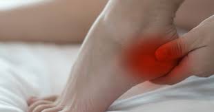 Common Symptoms and Causes of Plantar Fasciitis